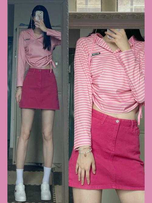 我妹妹今天穿着粉色的衣服，看起来十分可爱