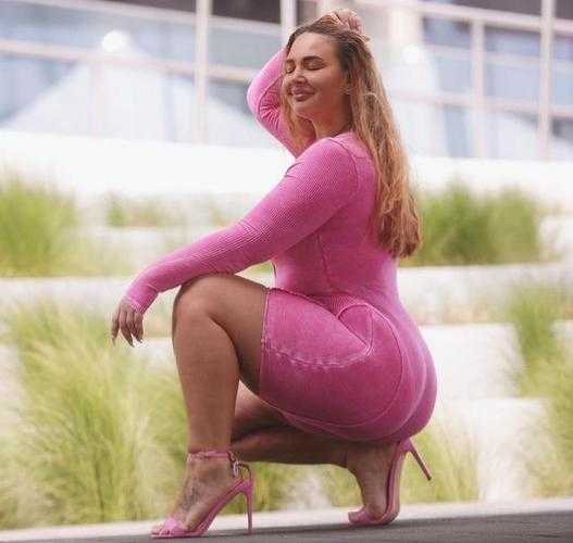 高大威猛的欧美人，XXXXL 尺码引领时尚潮流